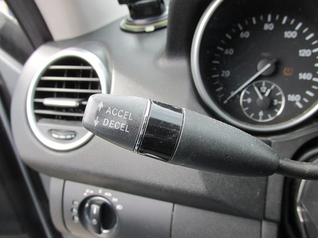 2010 Mercedes-Benz M-Class Image 14