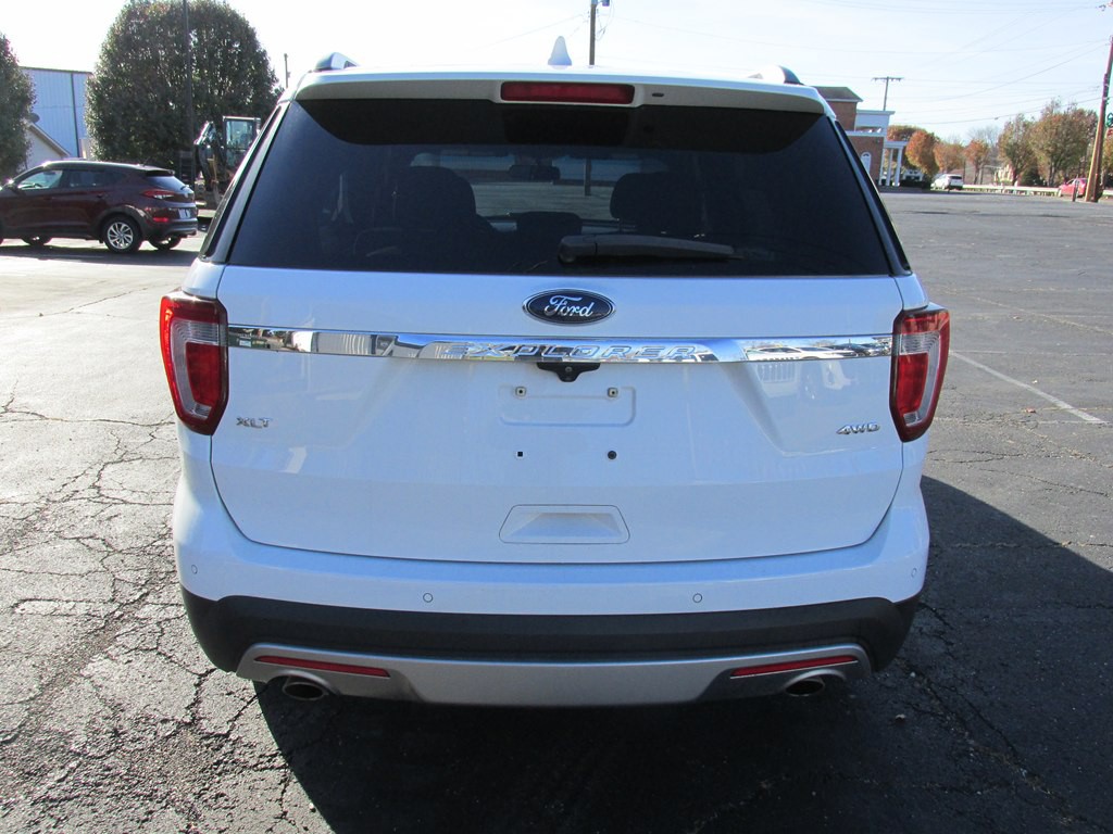 2017 Ford Explorer Image 5