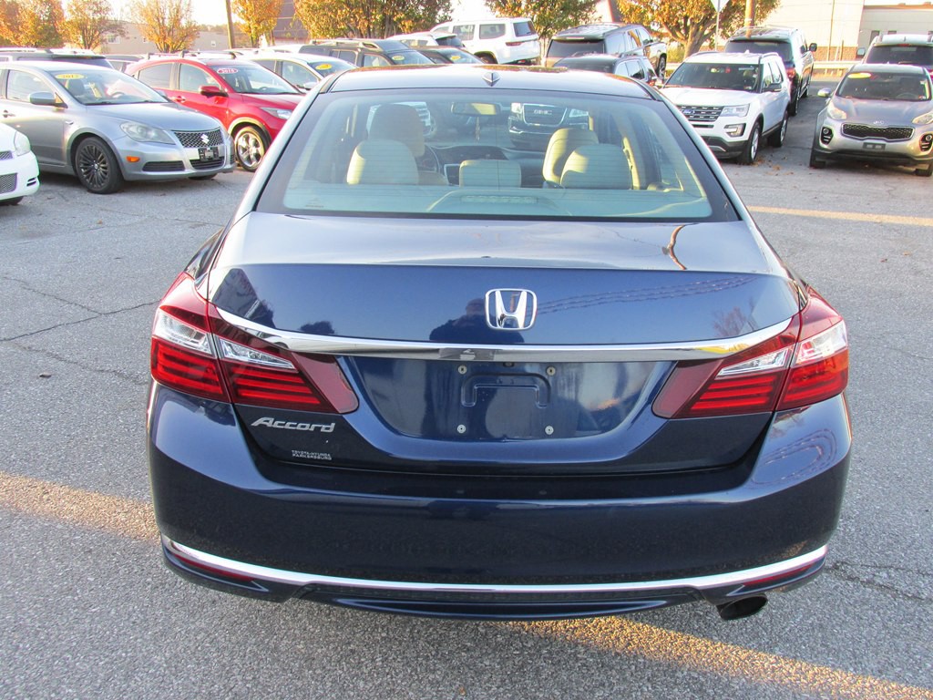 2016 Honda Accord Image 5