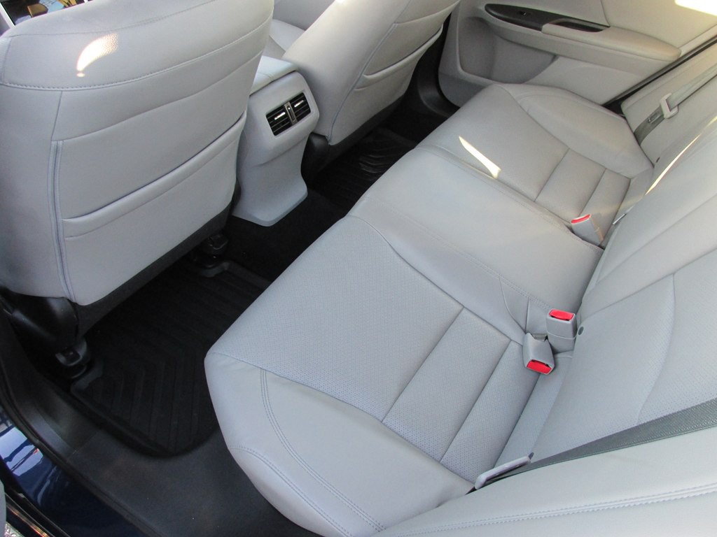 2016 Honda Accord Image 9