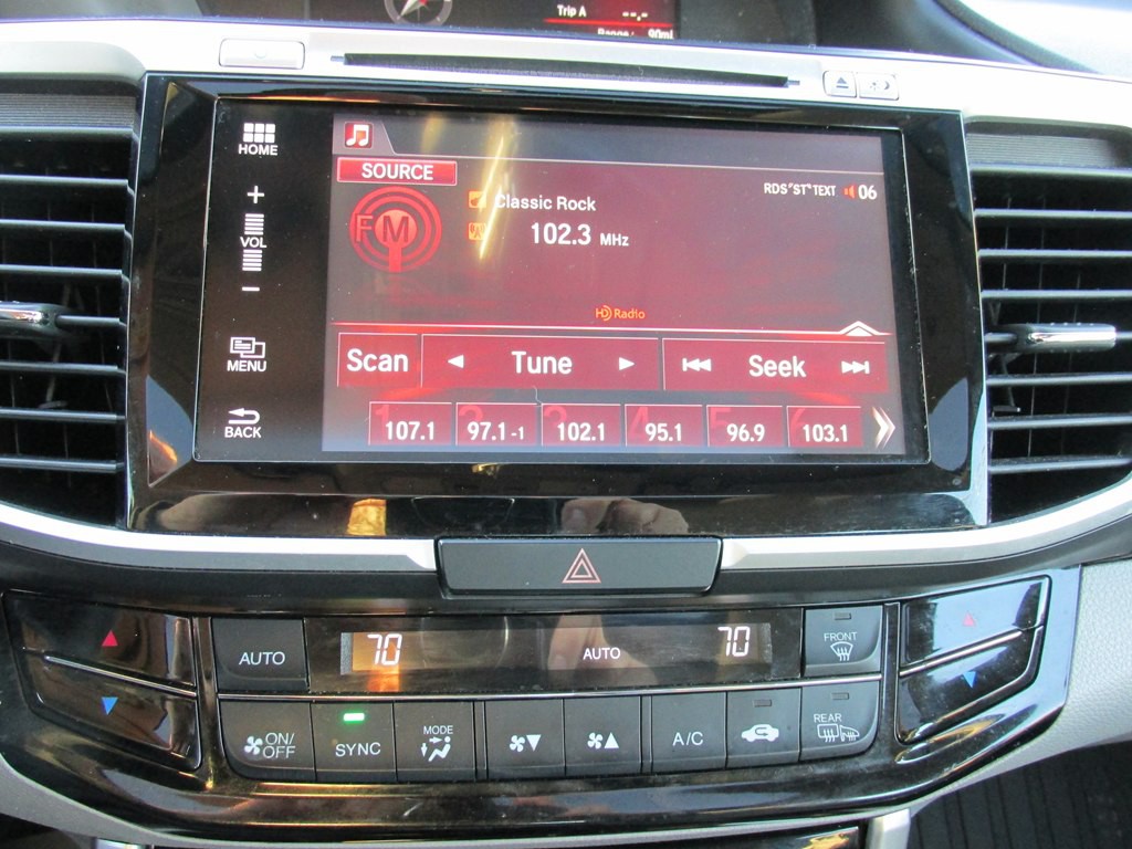 2016 Honda Accord Image 12