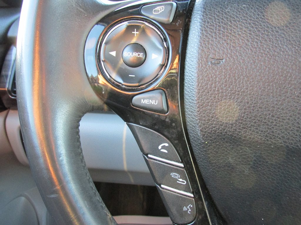 2016 Honda Accord Image 17