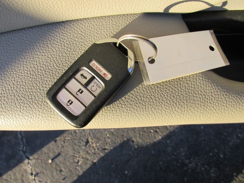 2016 Honda Accord Image 18