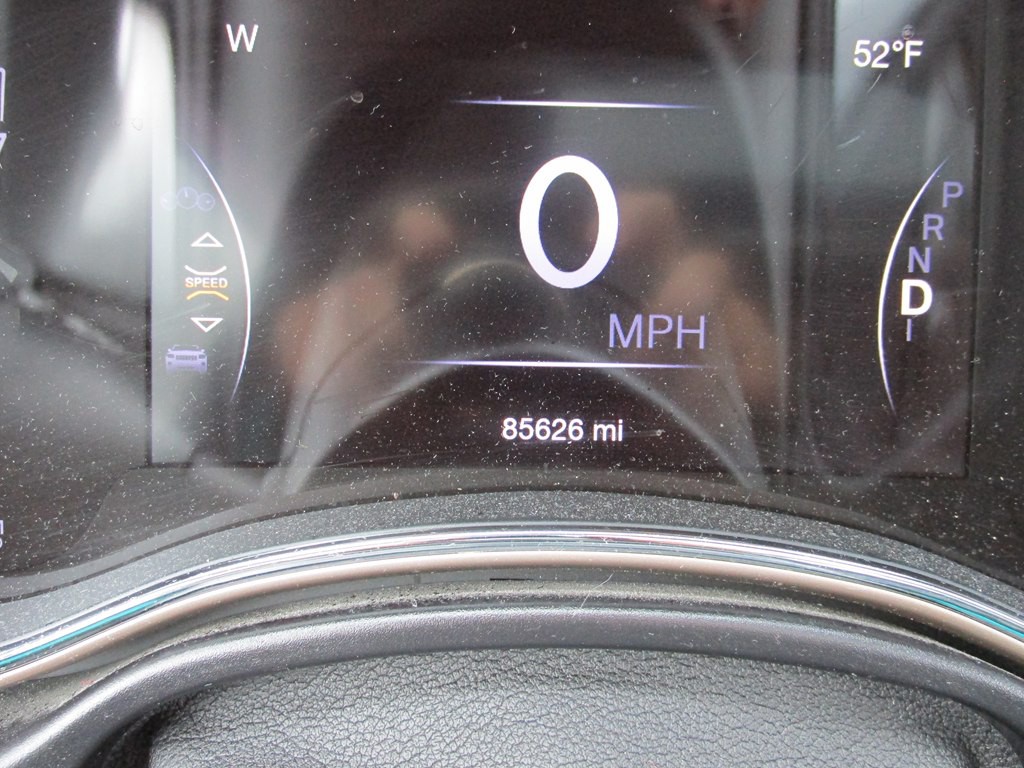 2017 Jeep Grand Cherokee Image 2