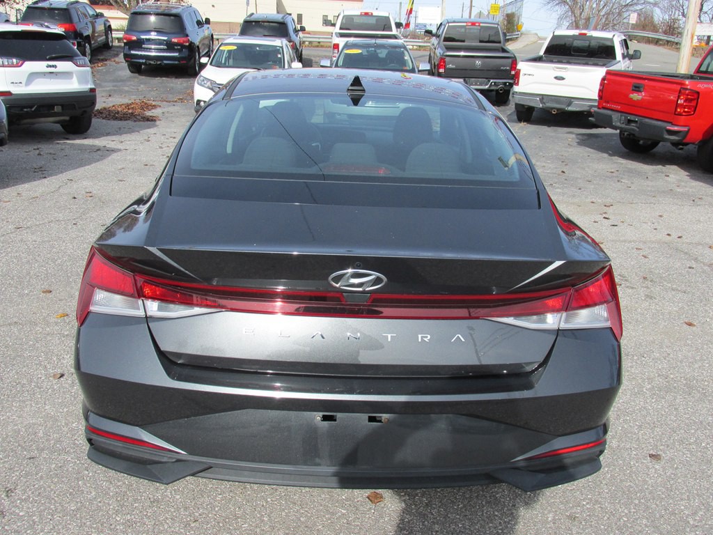 2021 Hyundai Elantra Image 5