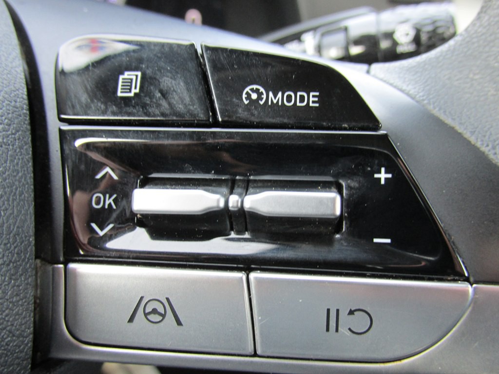 2021 Hyundai Elantra Image 12