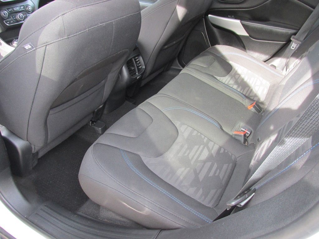 2019 Jeep Cherokee Image 10