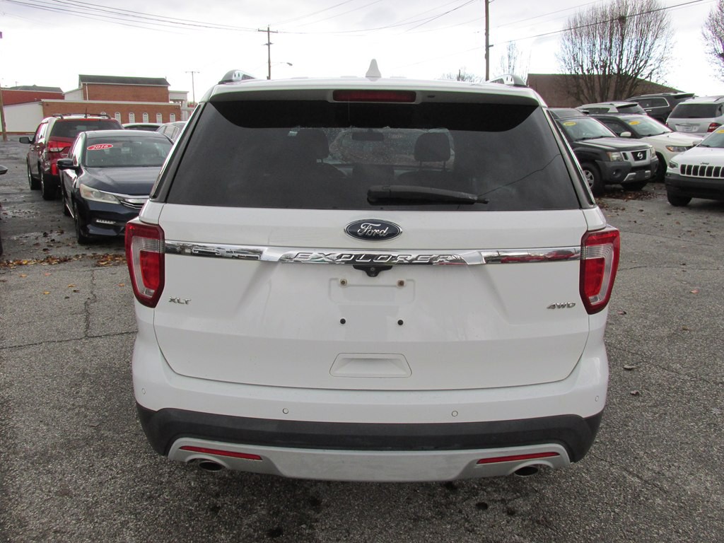 2017 Ford Explorer Image 5