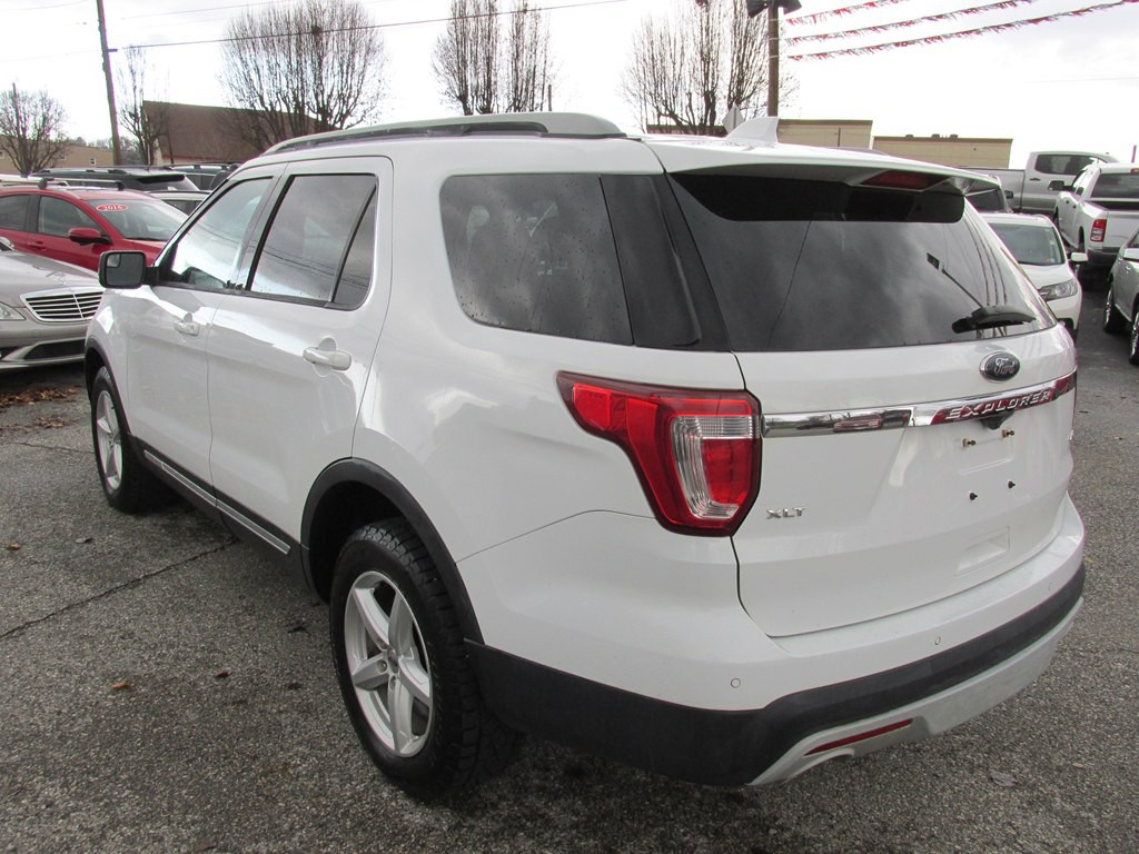 2017 Ford Explorer Image 6