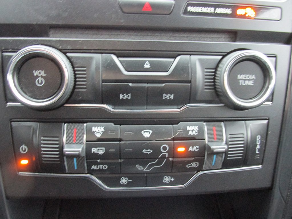 2017 Ford Explorer Image 13