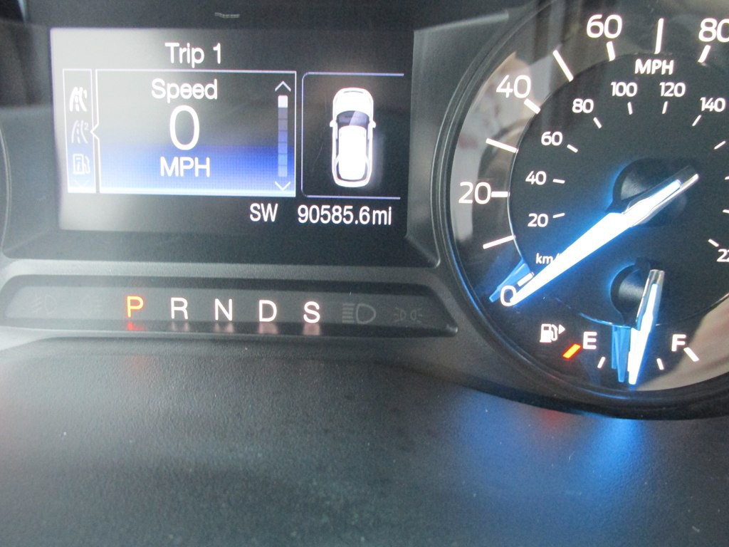 2016 Ford Explorer Image 2