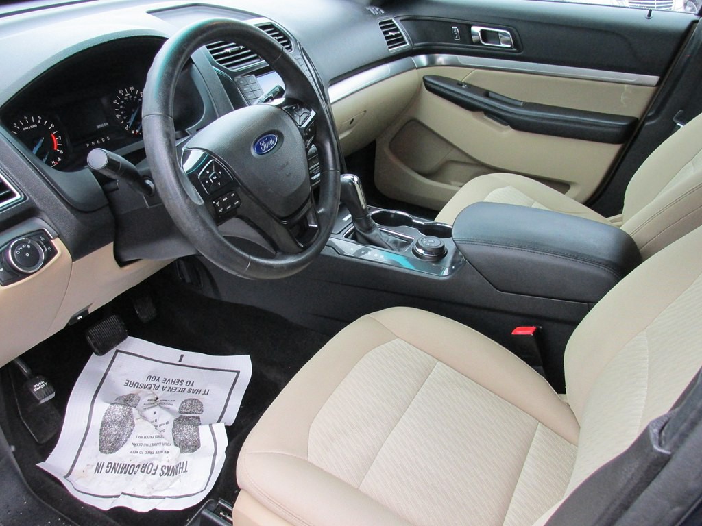 2016 Ford Explorer Image 9