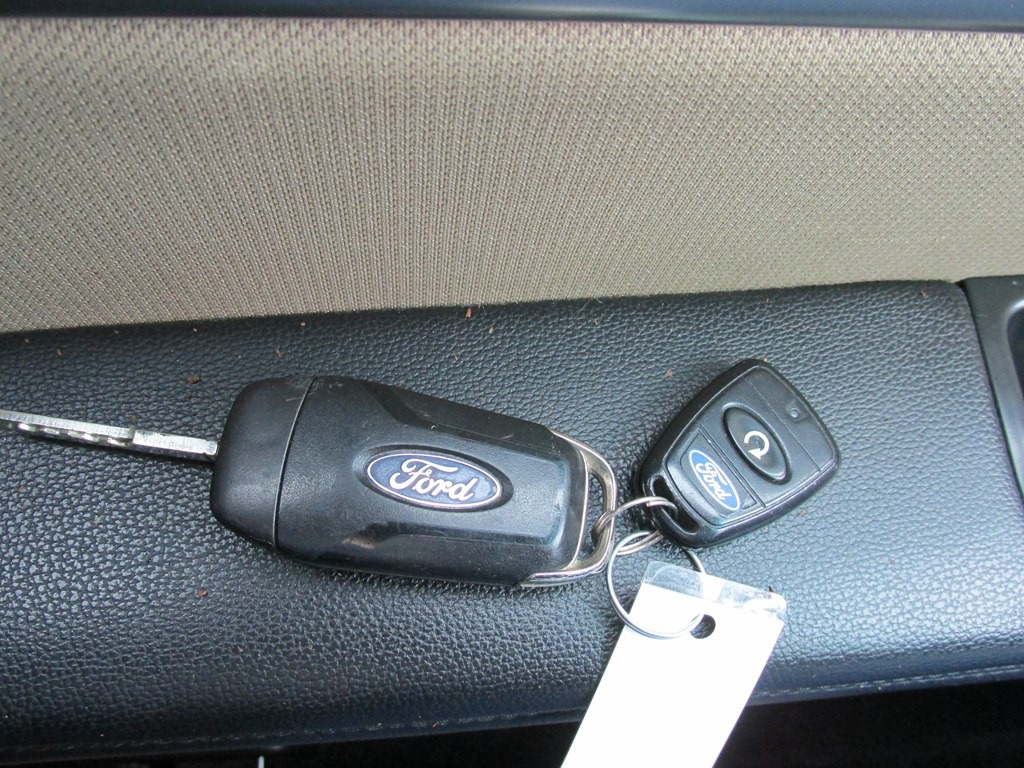 2016 Ford Explorer Image 18