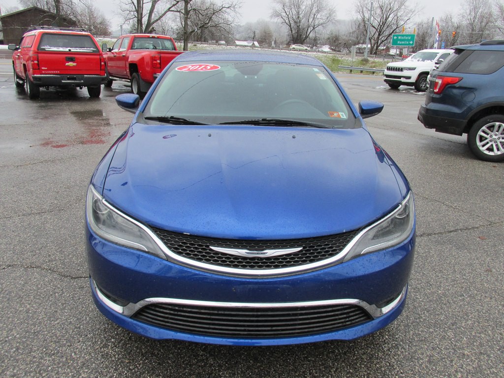 2015 Chrysler 200 Image 3