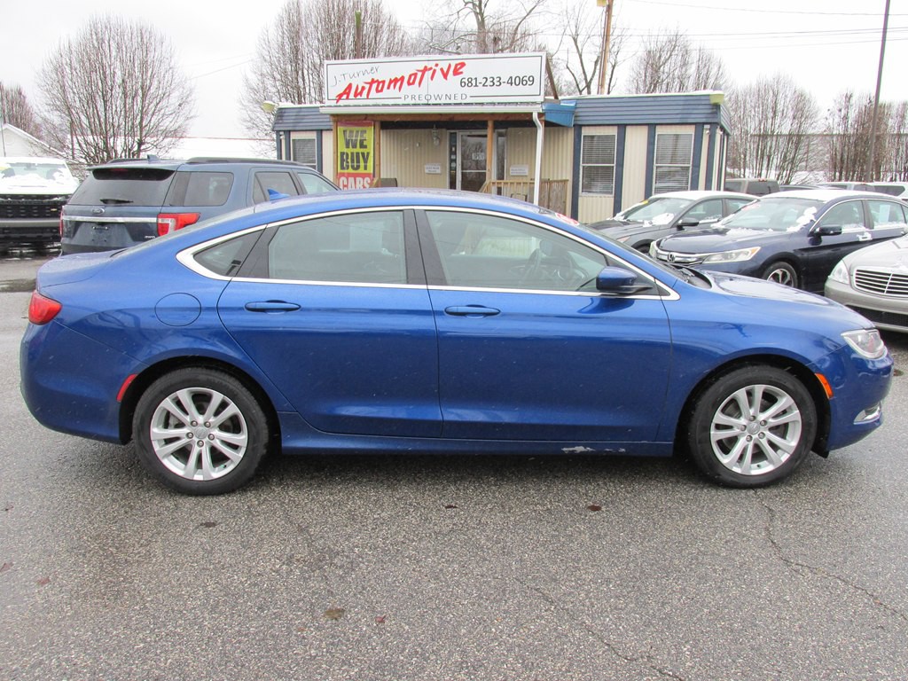 2015 Chrysler 200 Image 4
