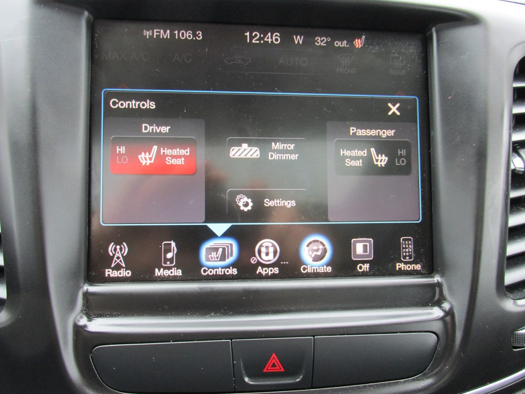 2015 Chrysler 200 Image 12