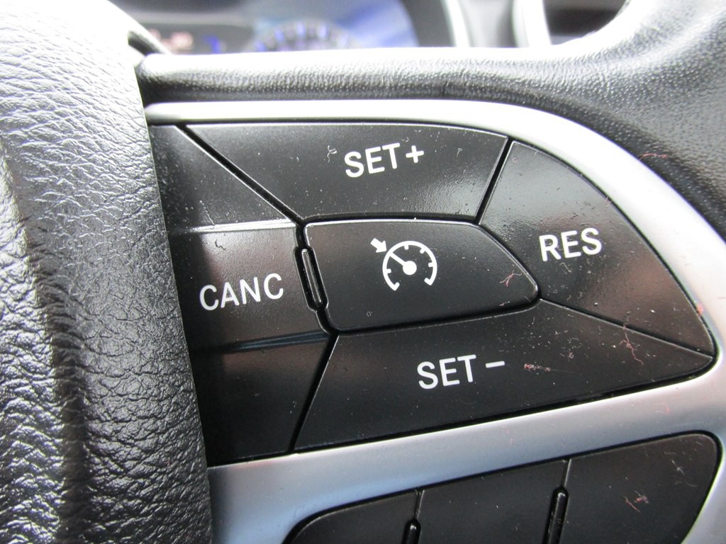 2015 Chrysler 200 Image 14