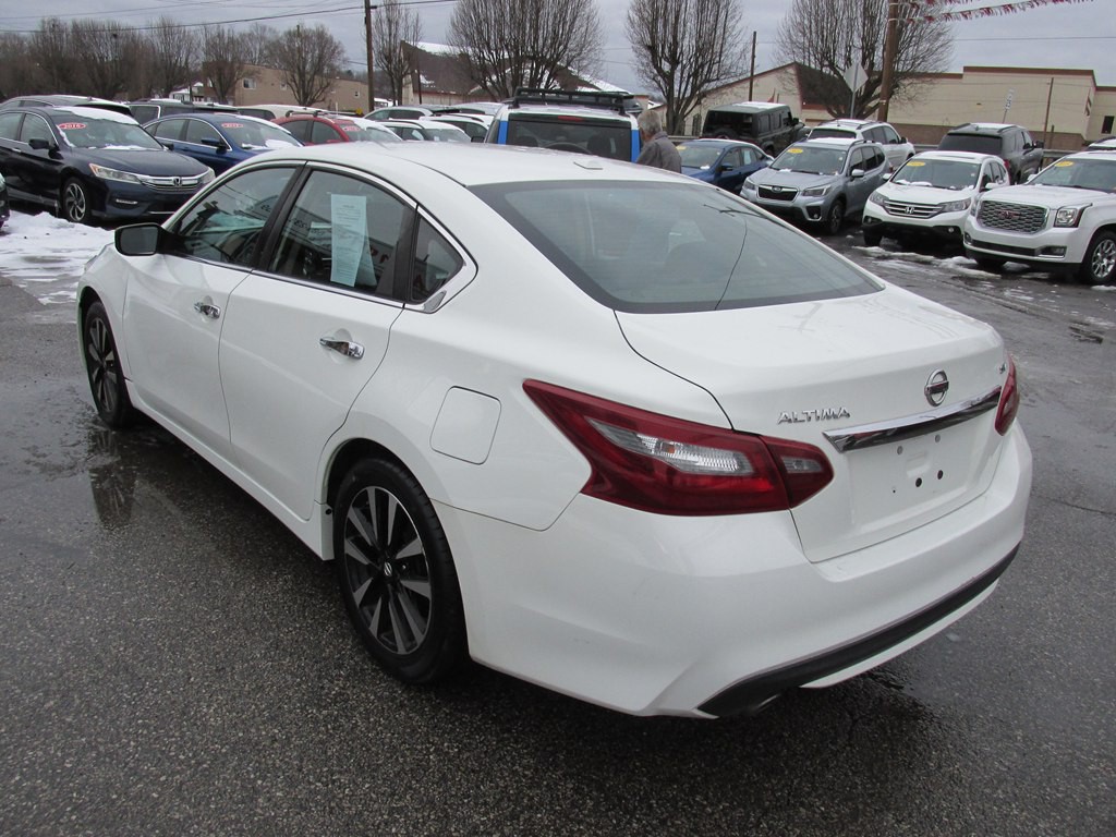 2018 Nissan Altima Image 6