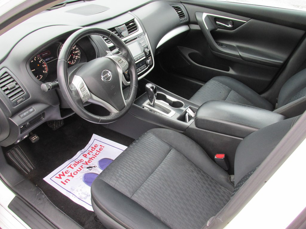 2018 Nissan Altima Image 8