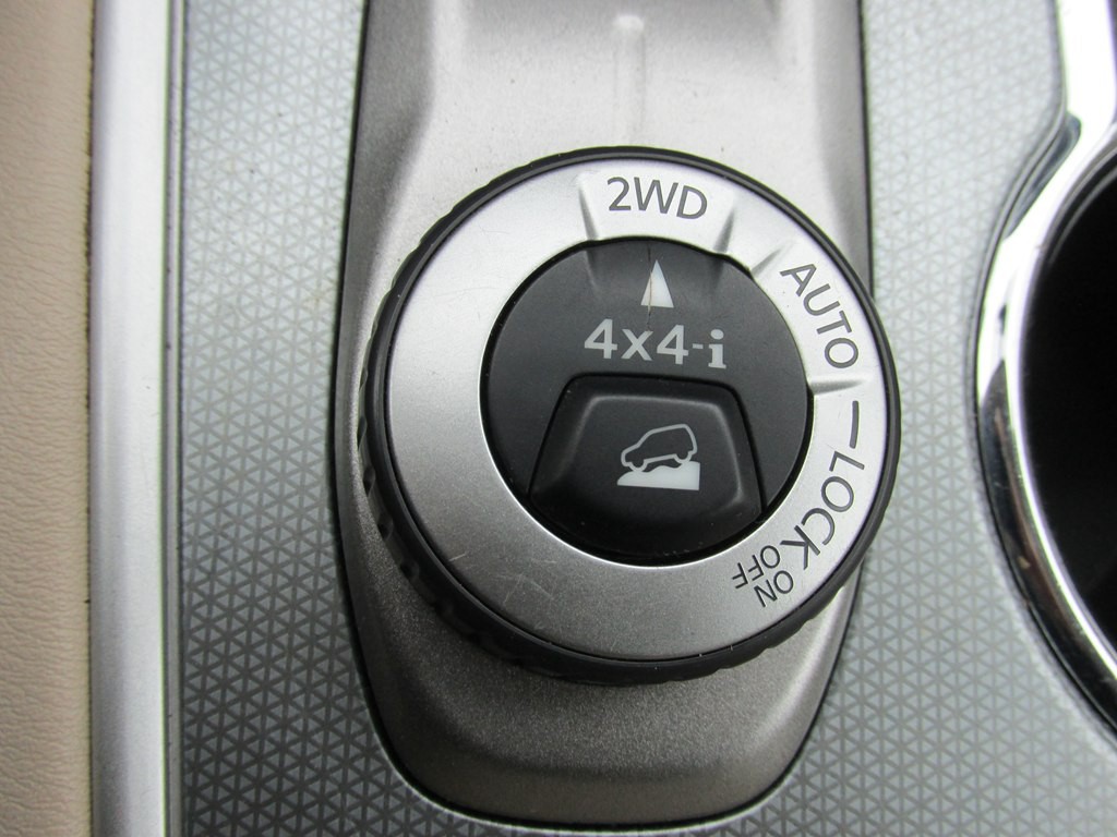 2017 Nissan Pathfinder Image 16