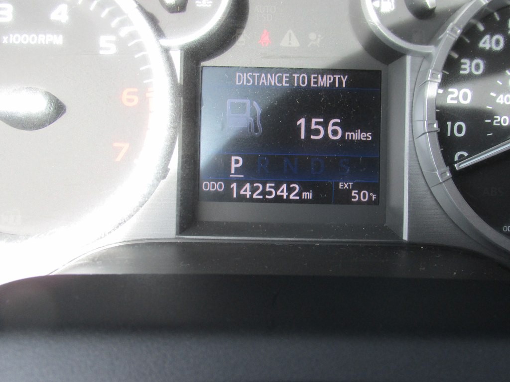 2017 Toyota Tundra Image 2