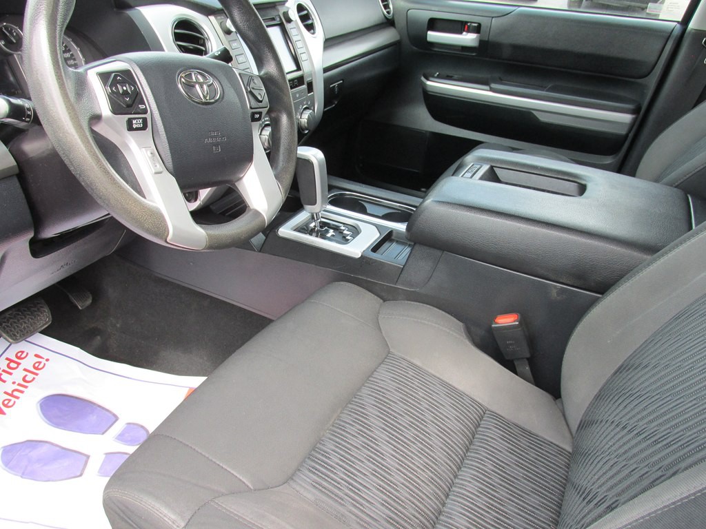 2017 Toyota Tundra Image 8