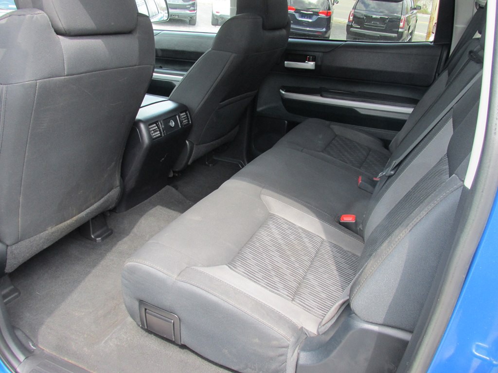 2017 Toyota Tundra Image 9