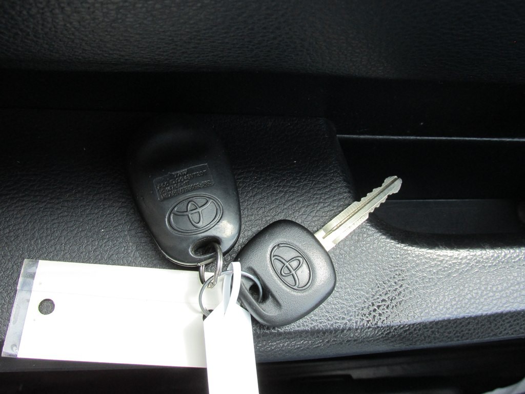 2017 Toyota Tundra Image 17