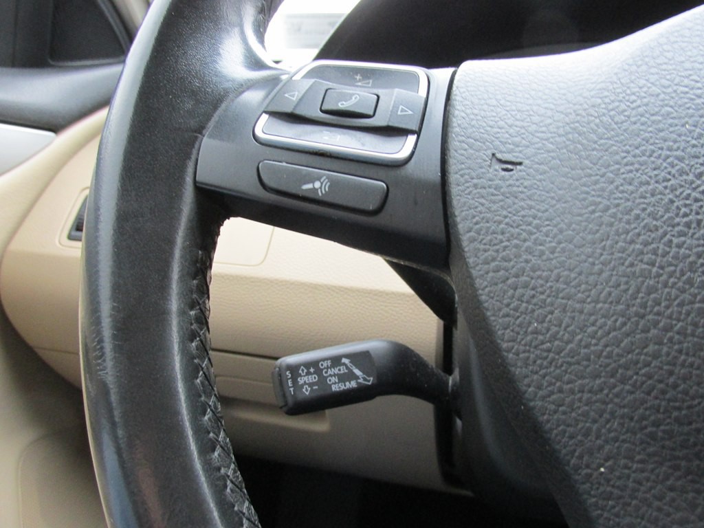 2016 Volkswagen CC Image 14