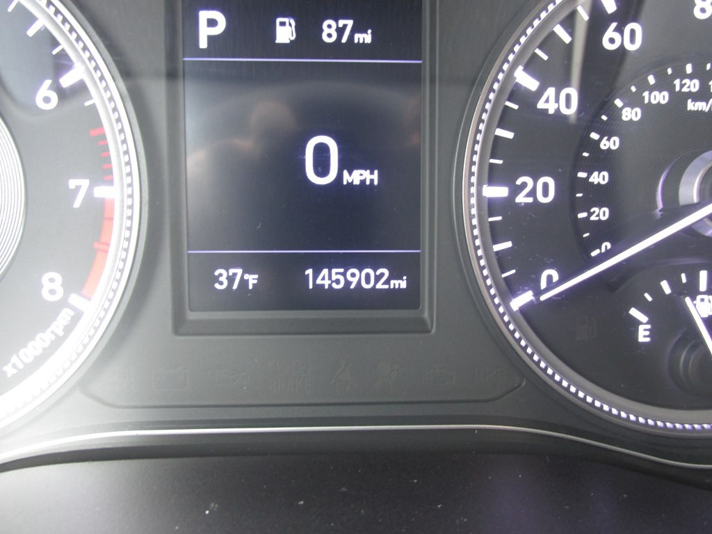 2019 Hyundai Santa Fe Image 2