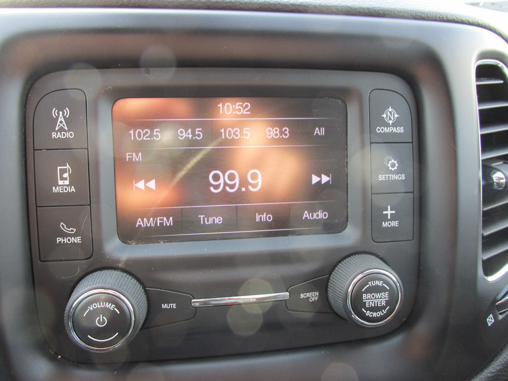 2018 Jeep Compass Image 12