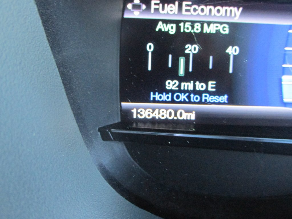 2016 Ford Explorer Image 2