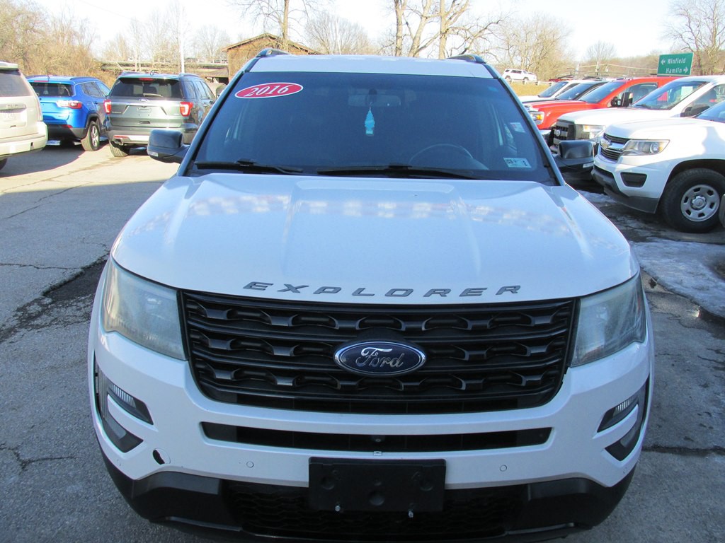 2016 Ford Explorer Image 3