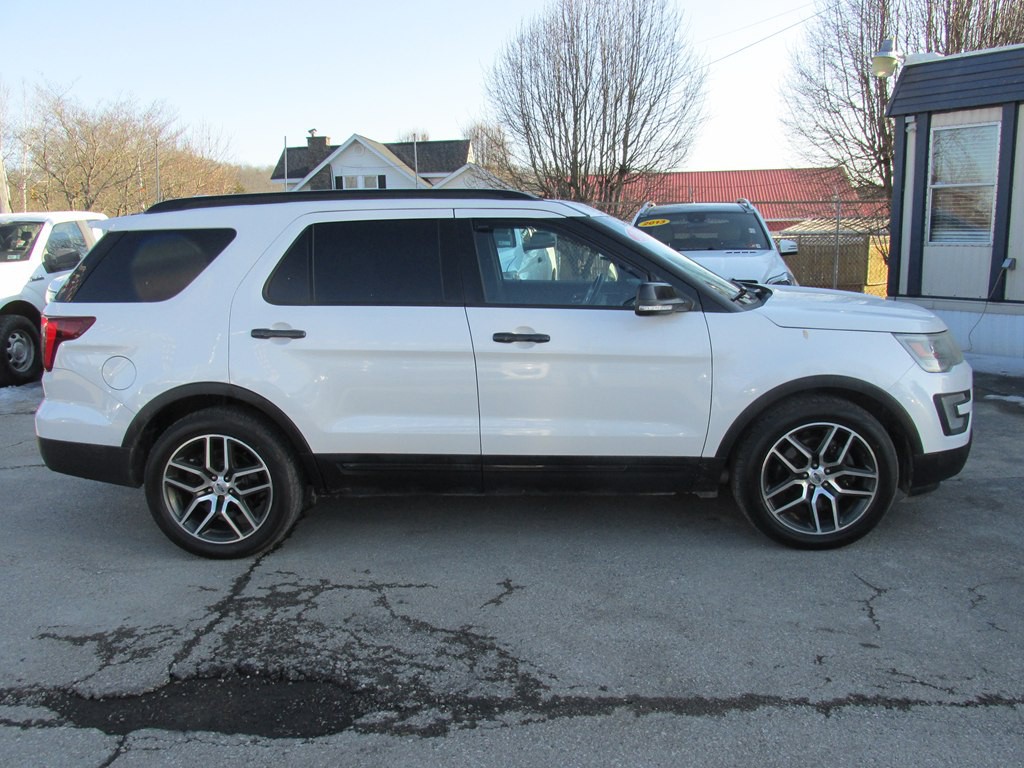 2016 Ford Explorer Image 4