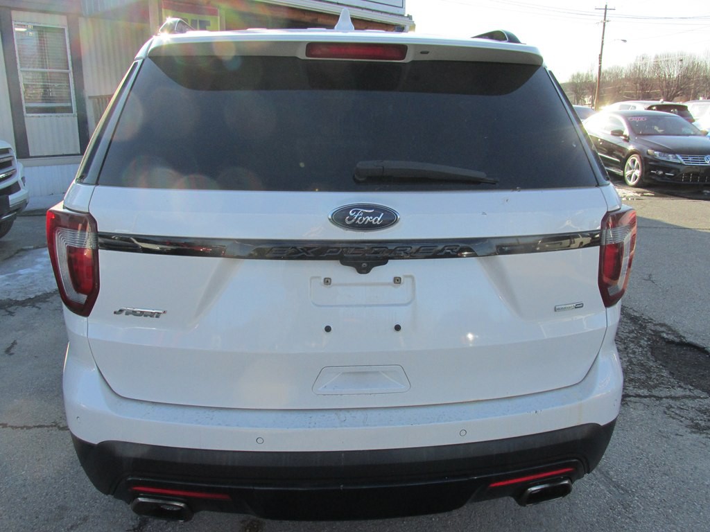 2016 Ford Explorer Image 5