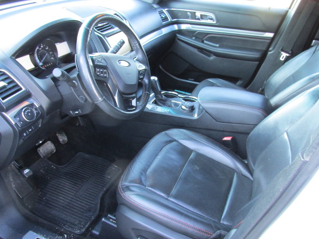 2016 Ford Explorer Image 9