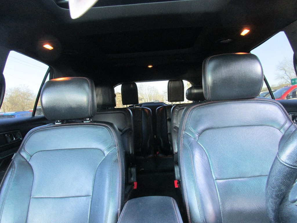 2016 Ford Explorer Image 13
