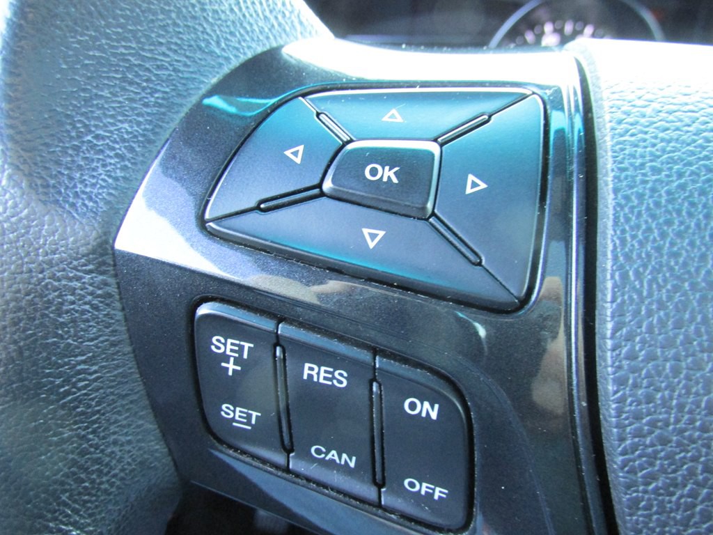 2016 Ford Explorer Image 18