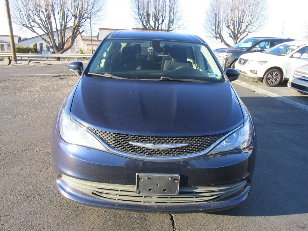 2017 Chrysler Pacifica Image 2