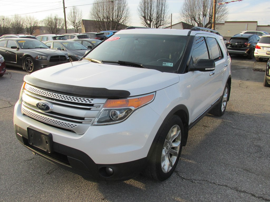 2015 Ford Explorer Image 1