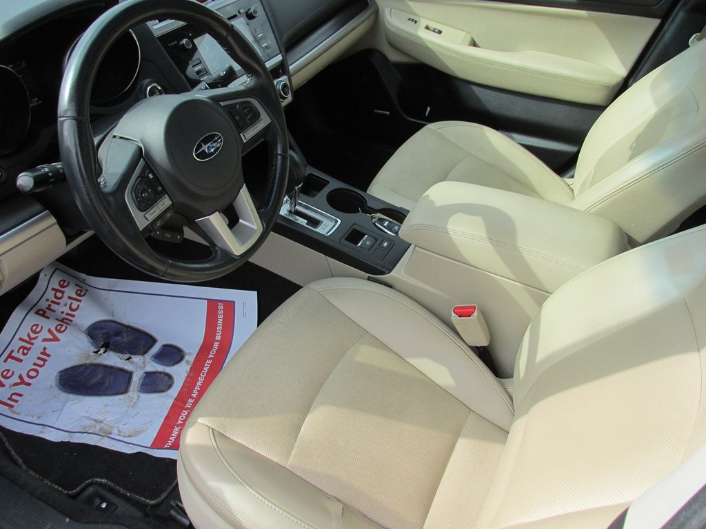 2015 Subaru Legacy Image 8