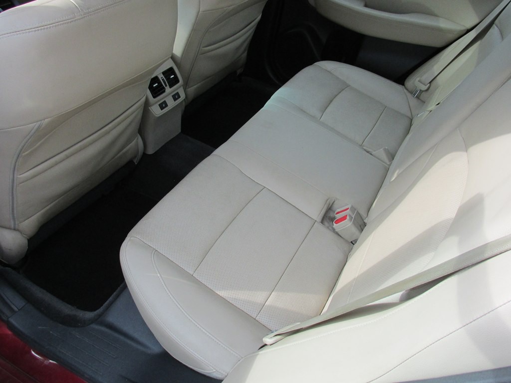 2015 Subaru Legacy Image 9