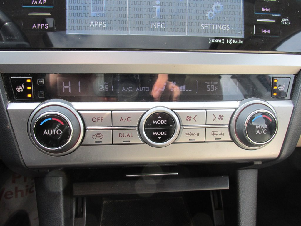 2015 Subaru Legacy Image 13