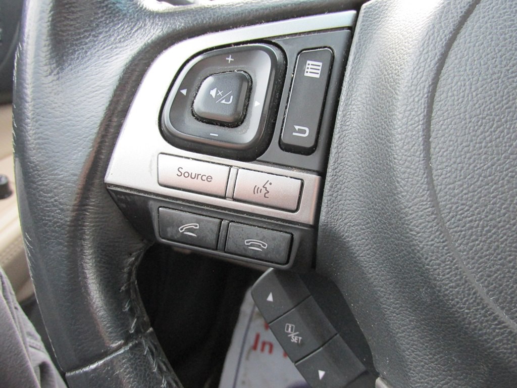 2015 Subaru Legacy Image 16