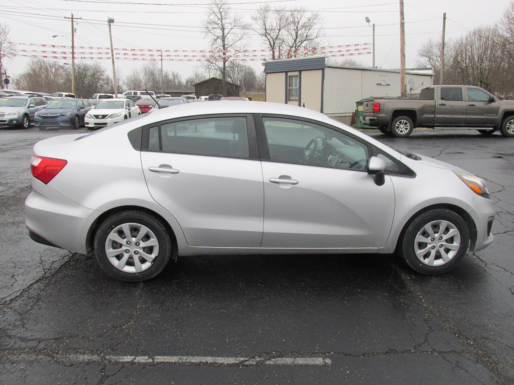 2017 Kia Rio Image 3