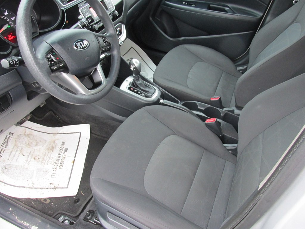 2017 Kia Rio Image 8