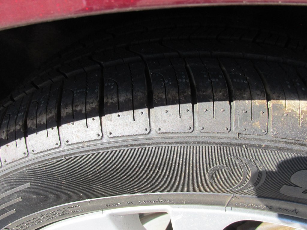 2016 Chrysler 200 Image 7