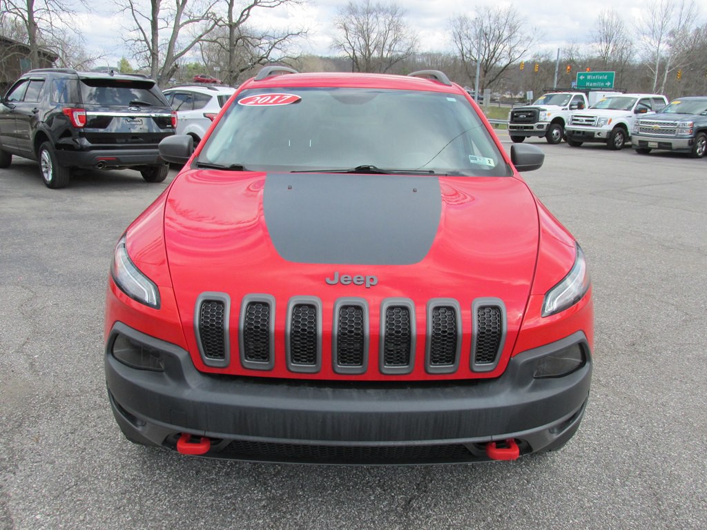2017 Jeep Cherokee Image 2