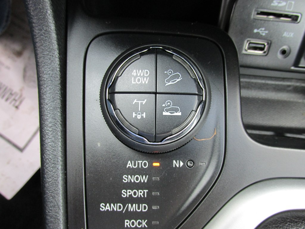 2017 Jeep Cherokee Image 15