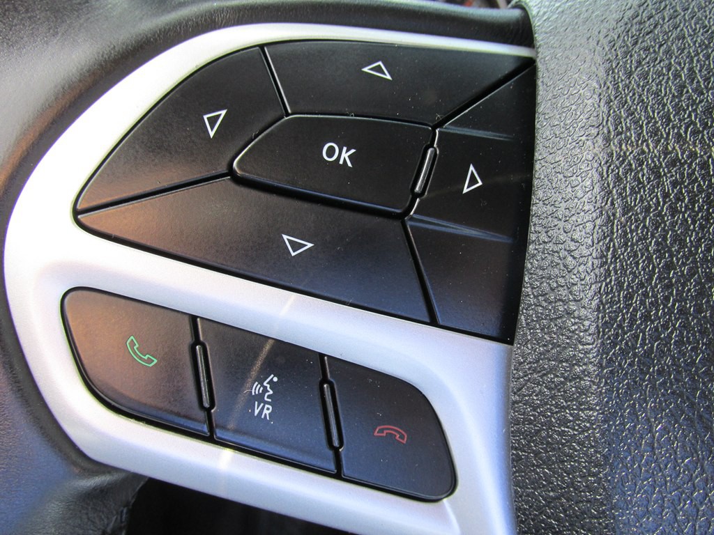 2017 Jeep Cherokee Image 17